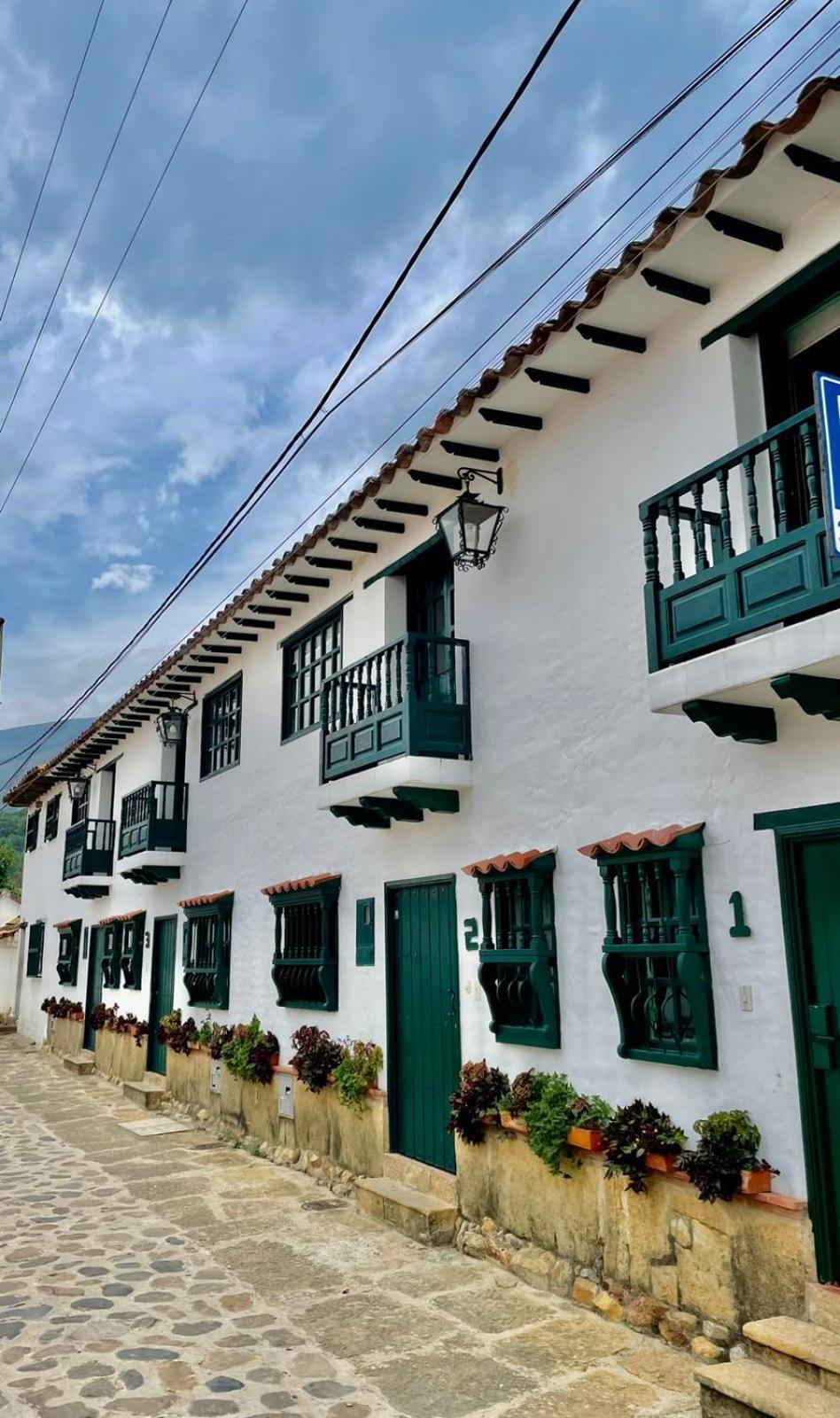 Hotel-Apartahotel Boutique Piedra & Luna فيلا دي ليفا المظهر الخارجي الصورة